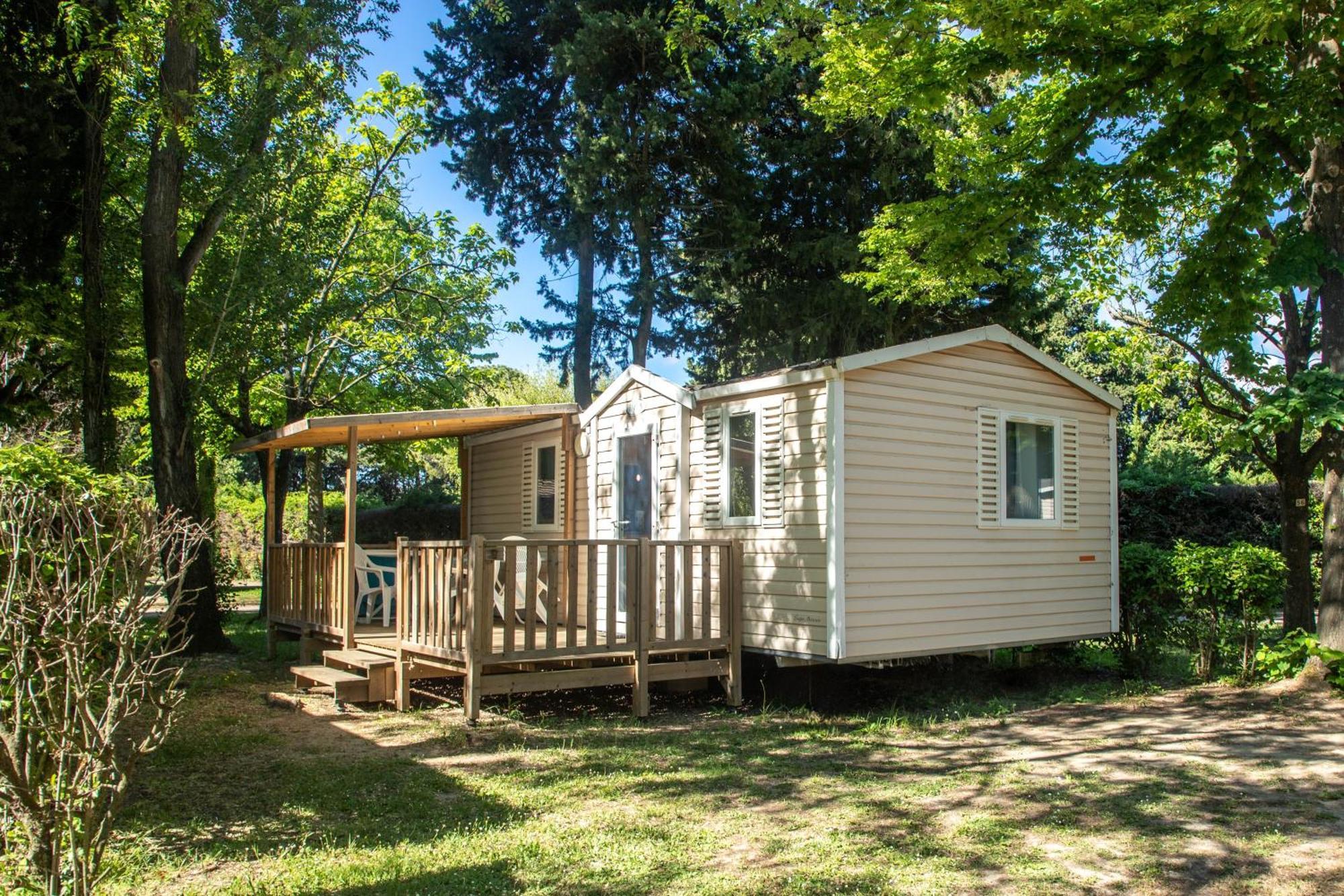 Camping Les Avignon - La Laune Villeneuve-lès-Avignon Exterior foto
